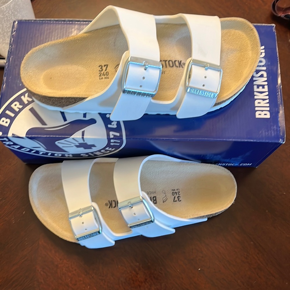 Arizona white Birkenstocks